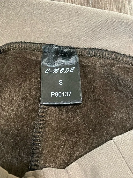 Active USA Cream Slim Pull-On Leggings with Gold Zip Accents - Picture 11 of 12